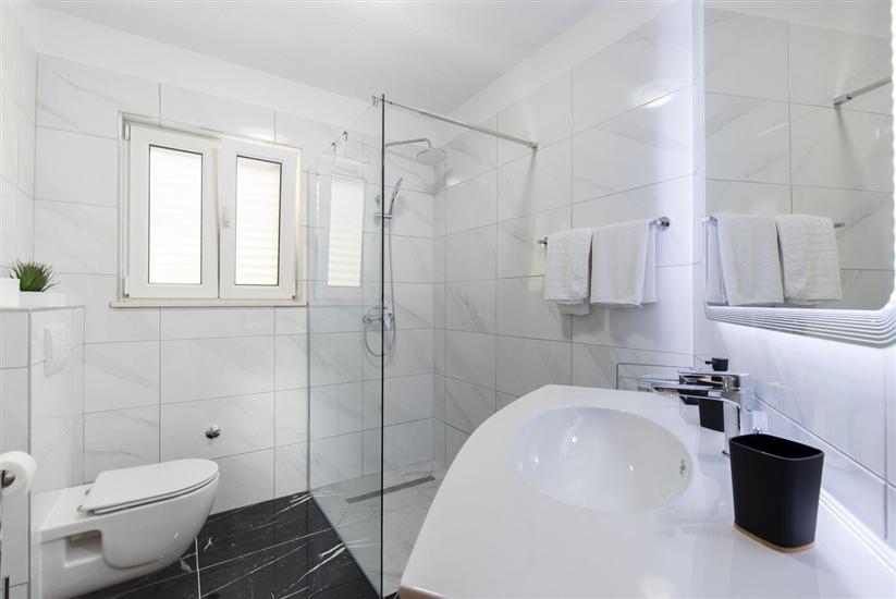 Apartment A1, for 5 persons