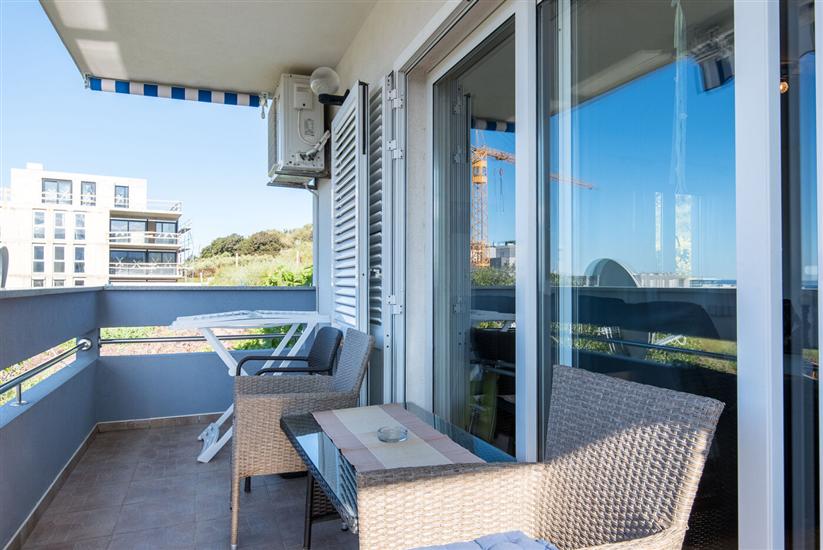 Apartment A1, for 5 persons