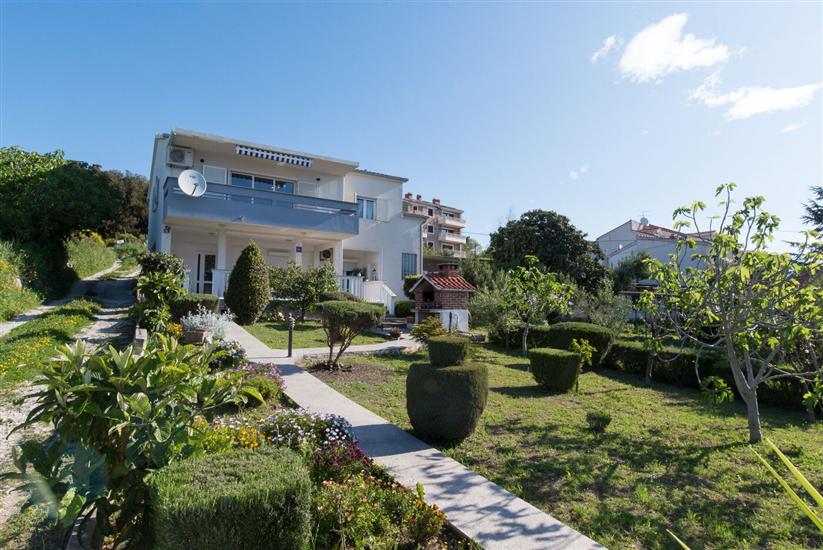 Apartment A1, for 5 persons