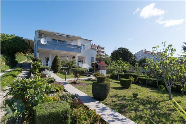 Apartment A1, for 5 persons