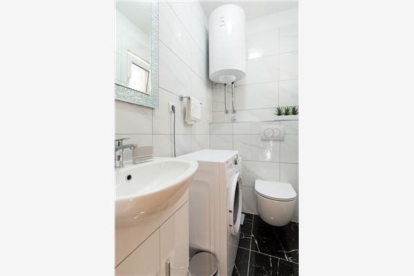 Apartment A1, for 5 persons