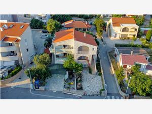 Apartmaji Jasna ONLY FAMILY Novalja - otok Pag, Kvadratura 72,00 m2, Oddaljenost od morja 200 m, Oddaljenost od centra 350 m