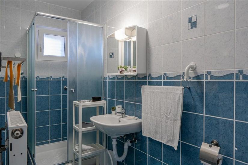 Apartment A2, for 5 persons