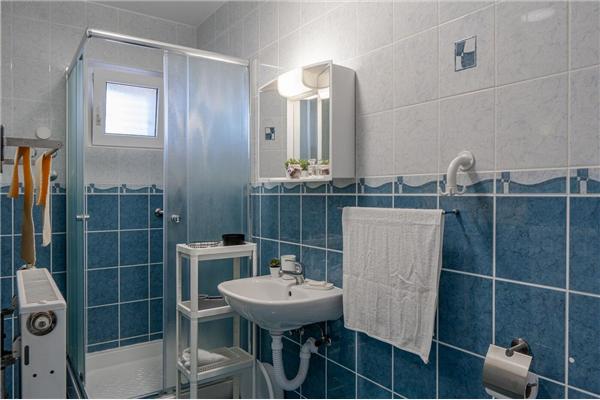 Apartment A2, for 5 persons