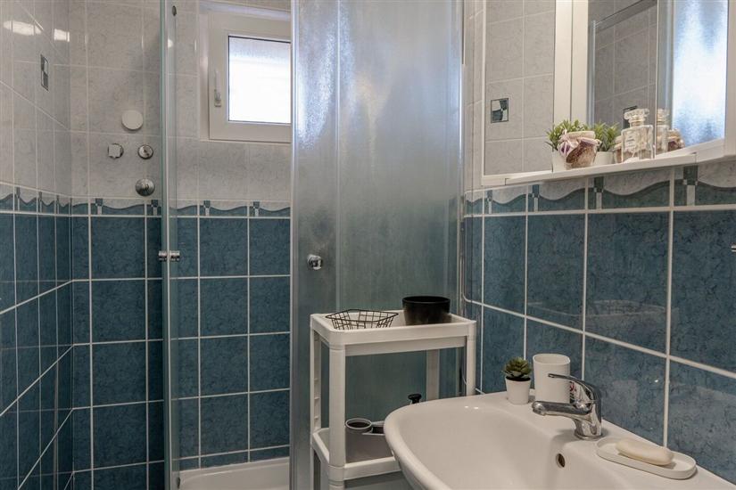 Apartment A2, for 5 persons