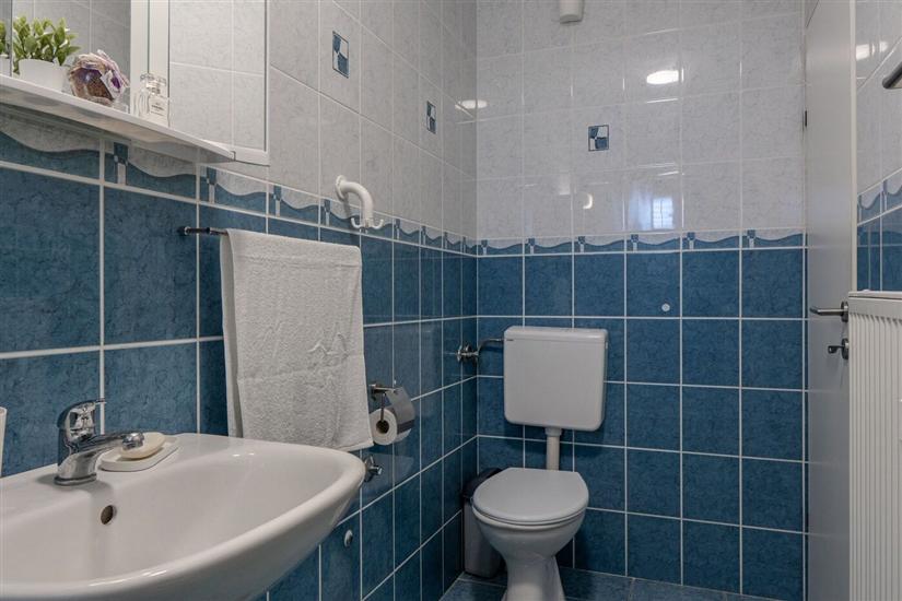 Apartment A2, for 5 persons