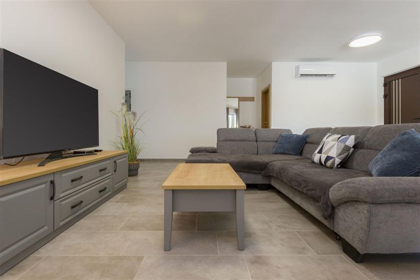 House K1, for 8 persons