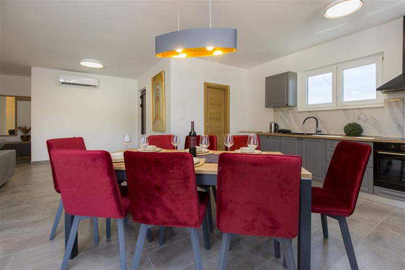 House K1, for 8 persons