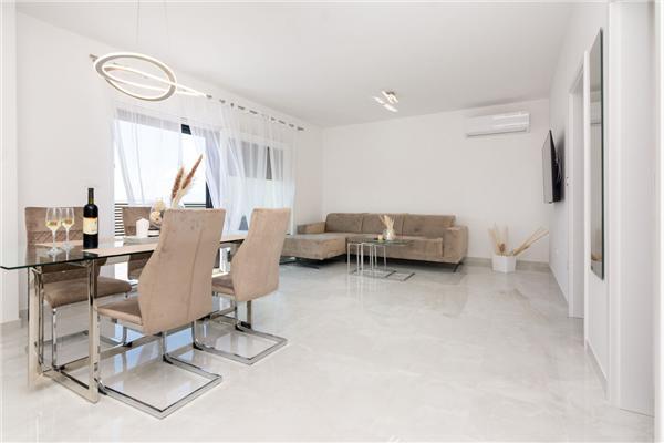 Apartment A1, for 5 persons