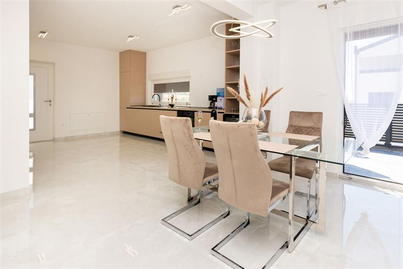 Apartment A1, for 5 persons