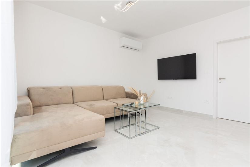 Apartment A1, for 5 persons