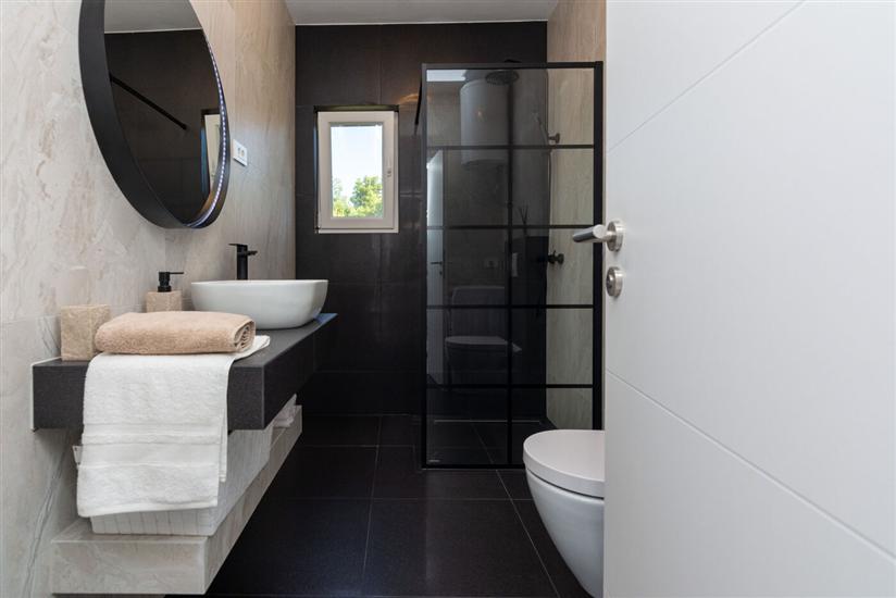 Apartment A1, for 5 persons