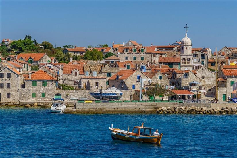 House Stone house island Prvić