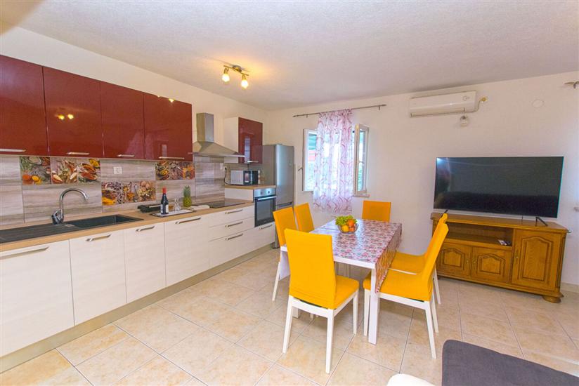 Apartment A2, for 5 persons