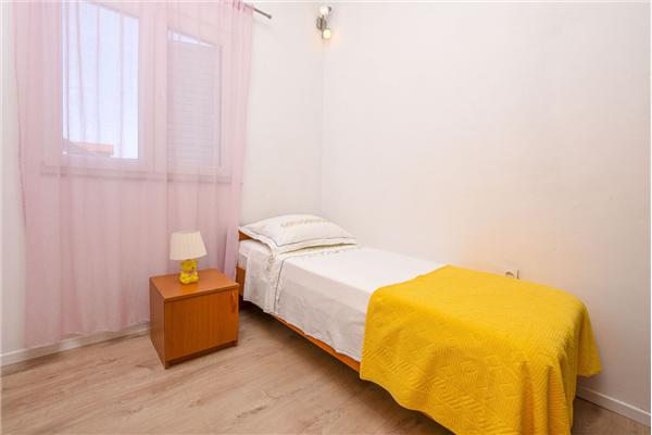 Apartment A2, for 5 persons