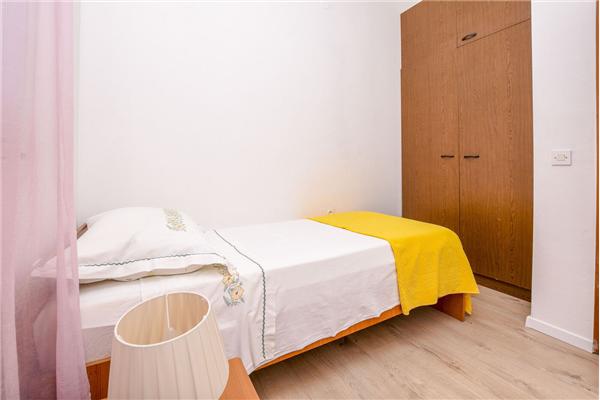 Apartment A2, for 5 persons