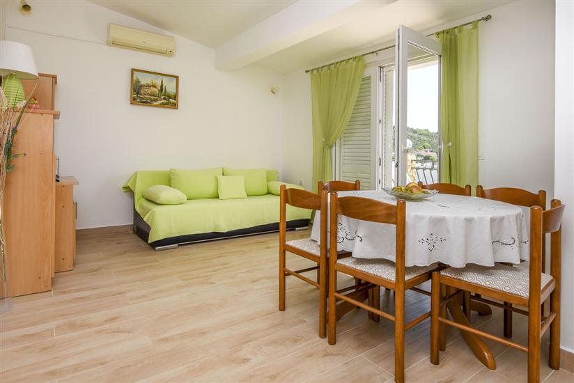 Apartment A2, for 5 persons