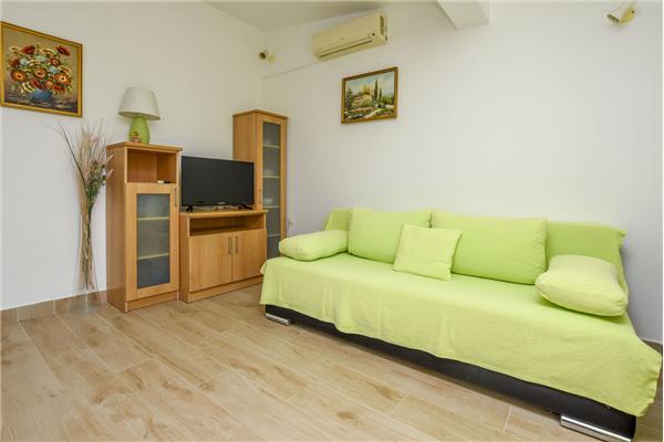 Apartment A2, for 5 persons