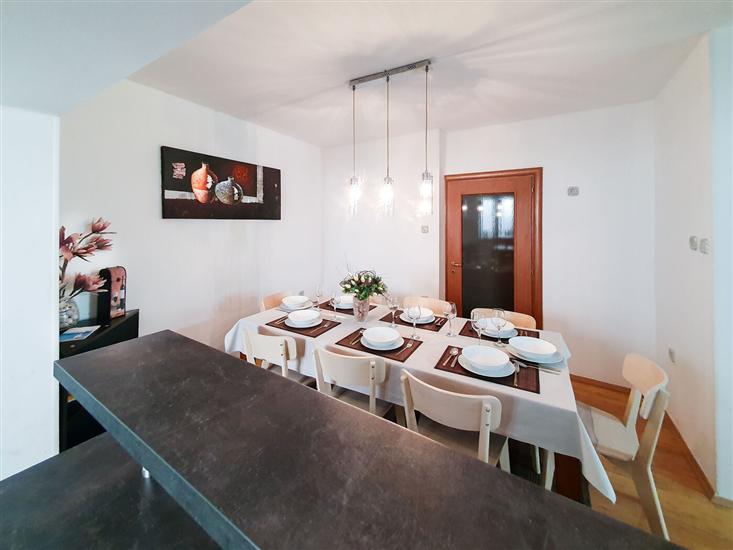 Apartment A1, for 8 persons