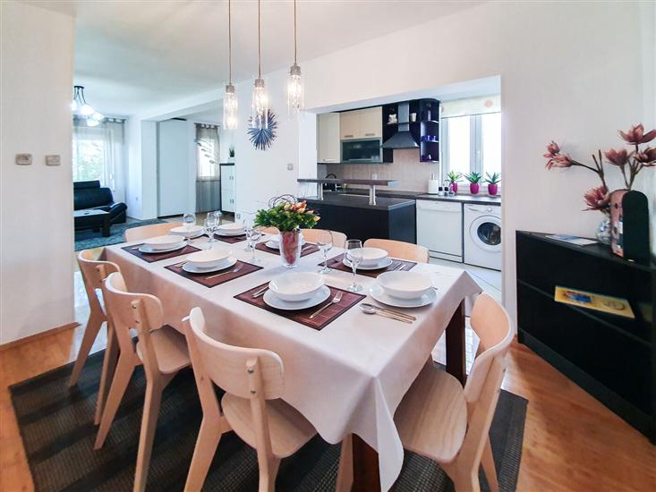 Apartment A1, for 8 persons