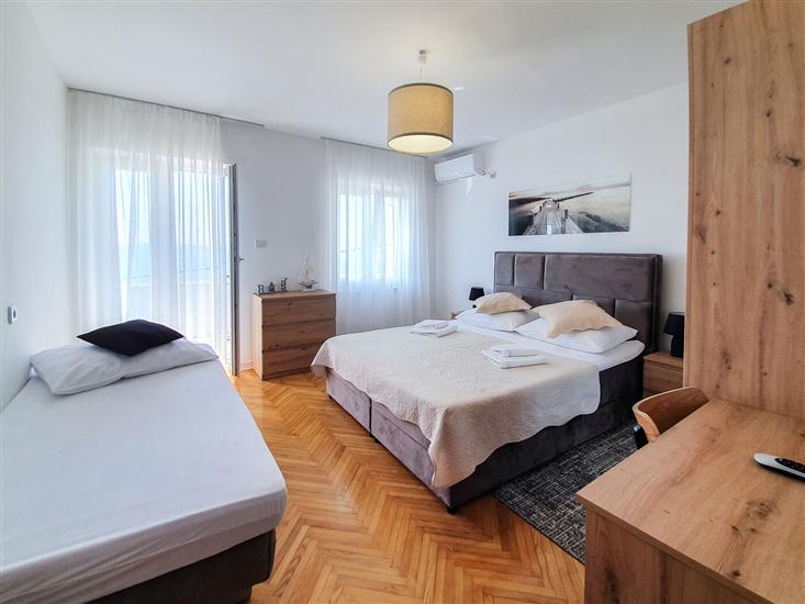 Apartment A1, for 8 persons