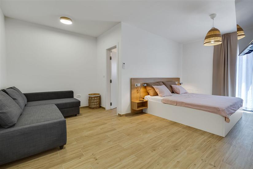 House K1, for 10 persons