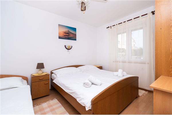 Apartment A1, for 5 persons