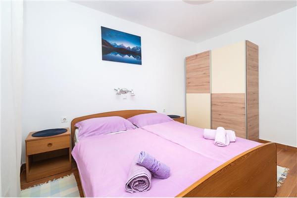 Apartment A1, for 5 persons