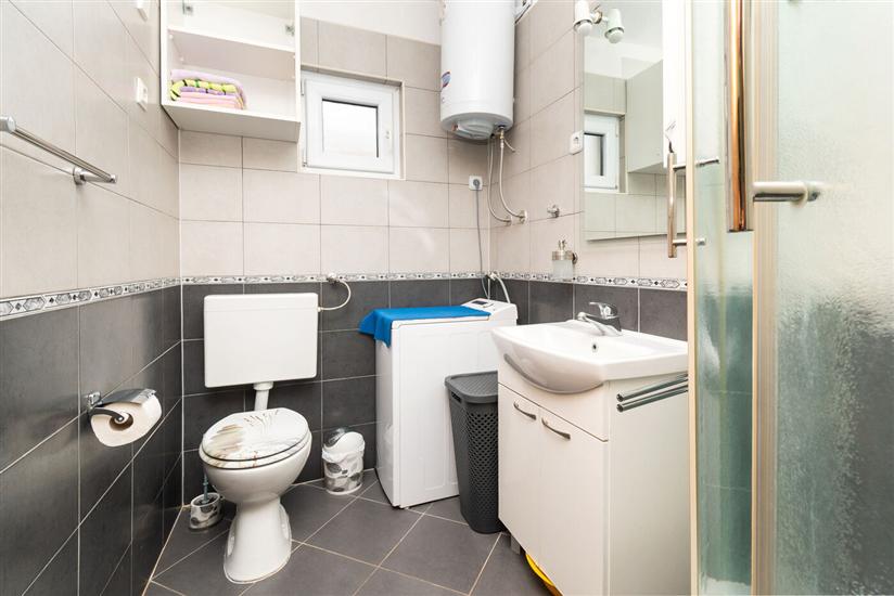 Apartment A1, for 5 persons