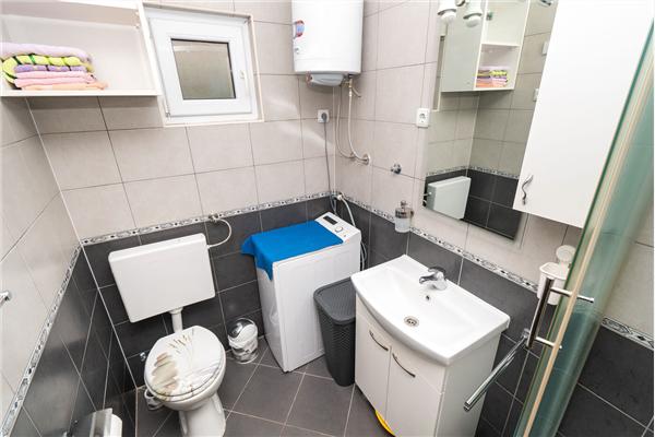 Apartment A1, for 5 persons