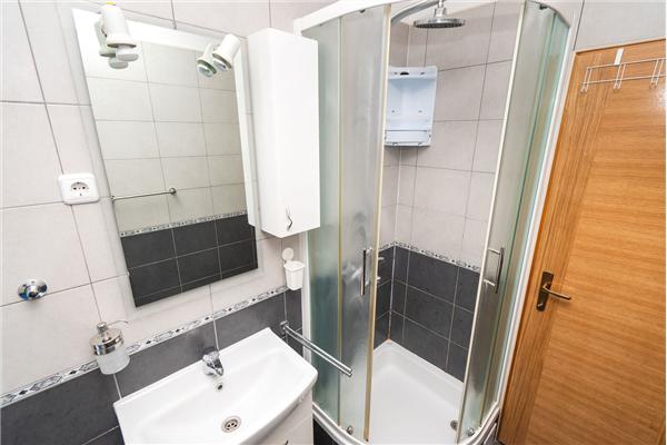 Apartment A1, for 5 persons