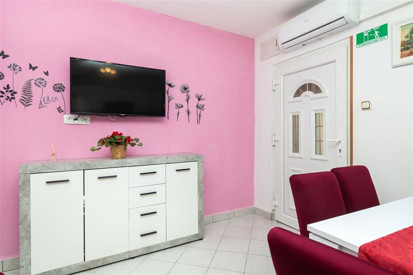 Apartment A1, for 5 persons