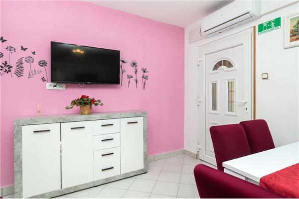 Apartment A1, for 5 persons