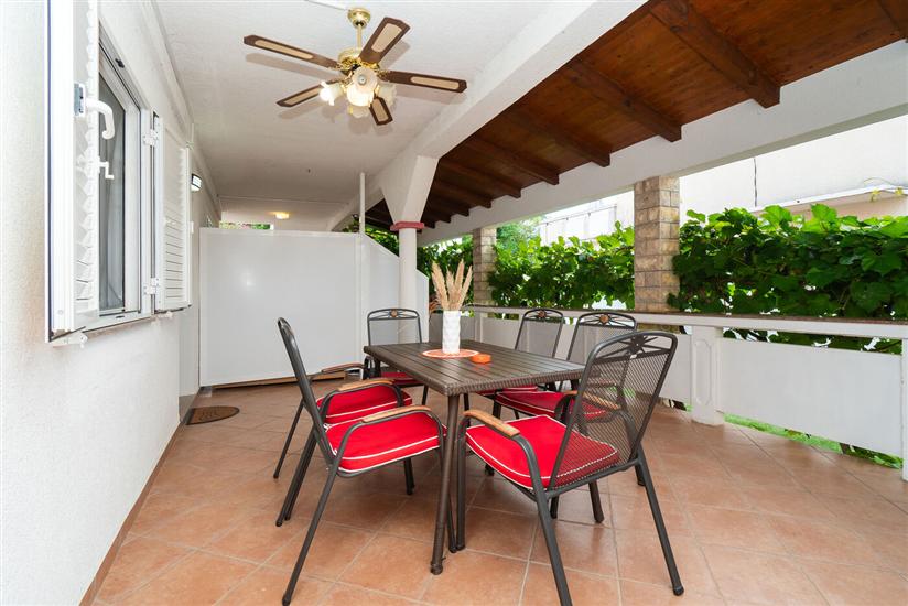 Apartment A1, for 5 persons