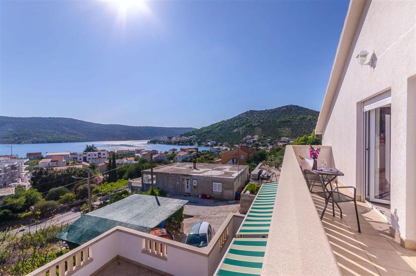 Apartment A1, for 6 persons