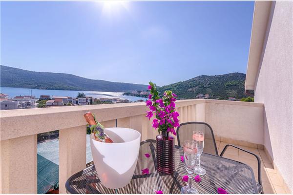 Apartment A1, for 6 persons