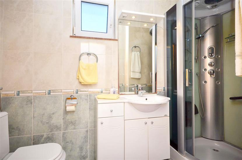 Apartment A2, for 3 persons