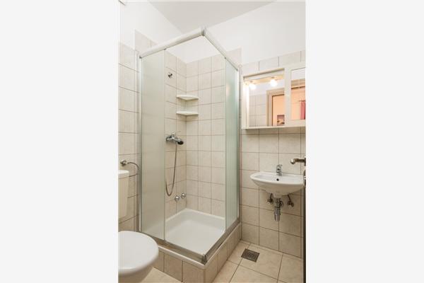 Room S1, for 2 persons