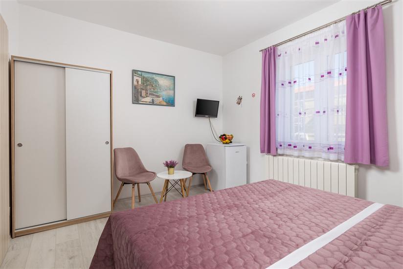 Room S1, for 2 persons