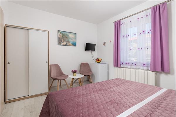 Room S1, for 2 persons