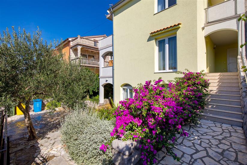 Apartments and Room Slavica