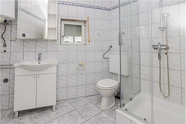 Apartment A2, for 5 persons