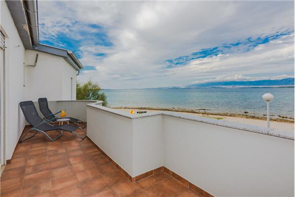 Apartment A2, for 5 persons