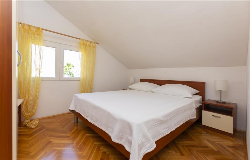 Apartment A1, for 5 persons