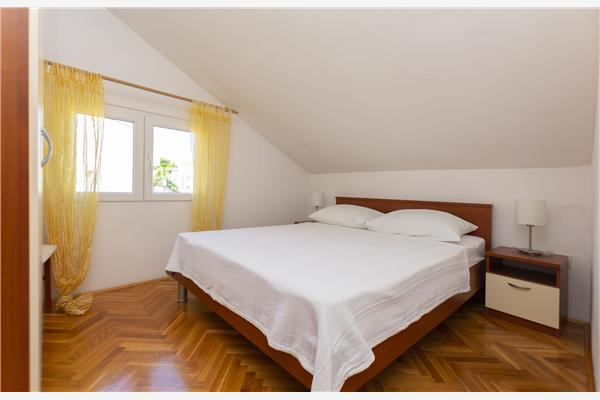 Apartment A1, for 5 persons