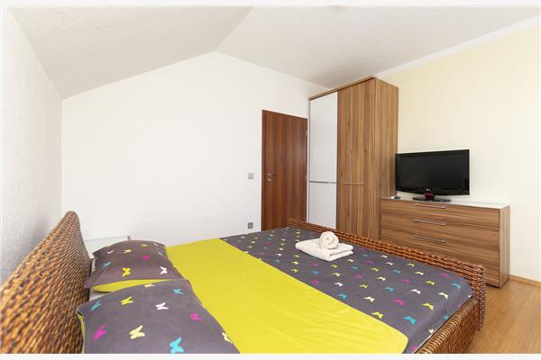 House K1, for 12 persons