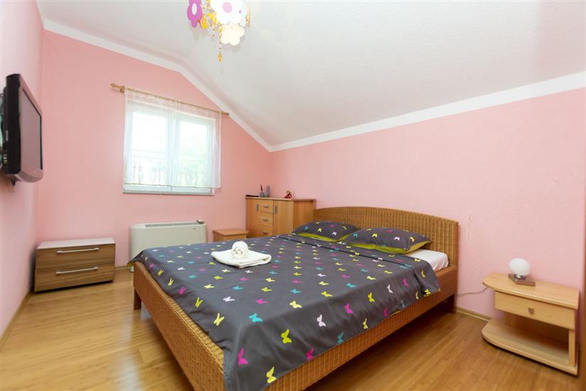 House K1, for 12 persons