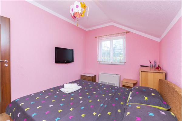 House K1, for 12 persons