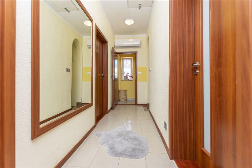 House K1, for 12 persons