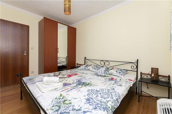 House K1, for 12 persons